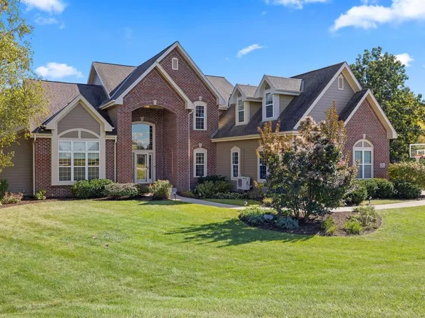 N88W27315 Meadow Ridge DRIVE, Hartland, WI 53029