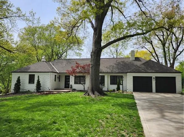 9716 Lee Blvd, Leawood, KS 66206