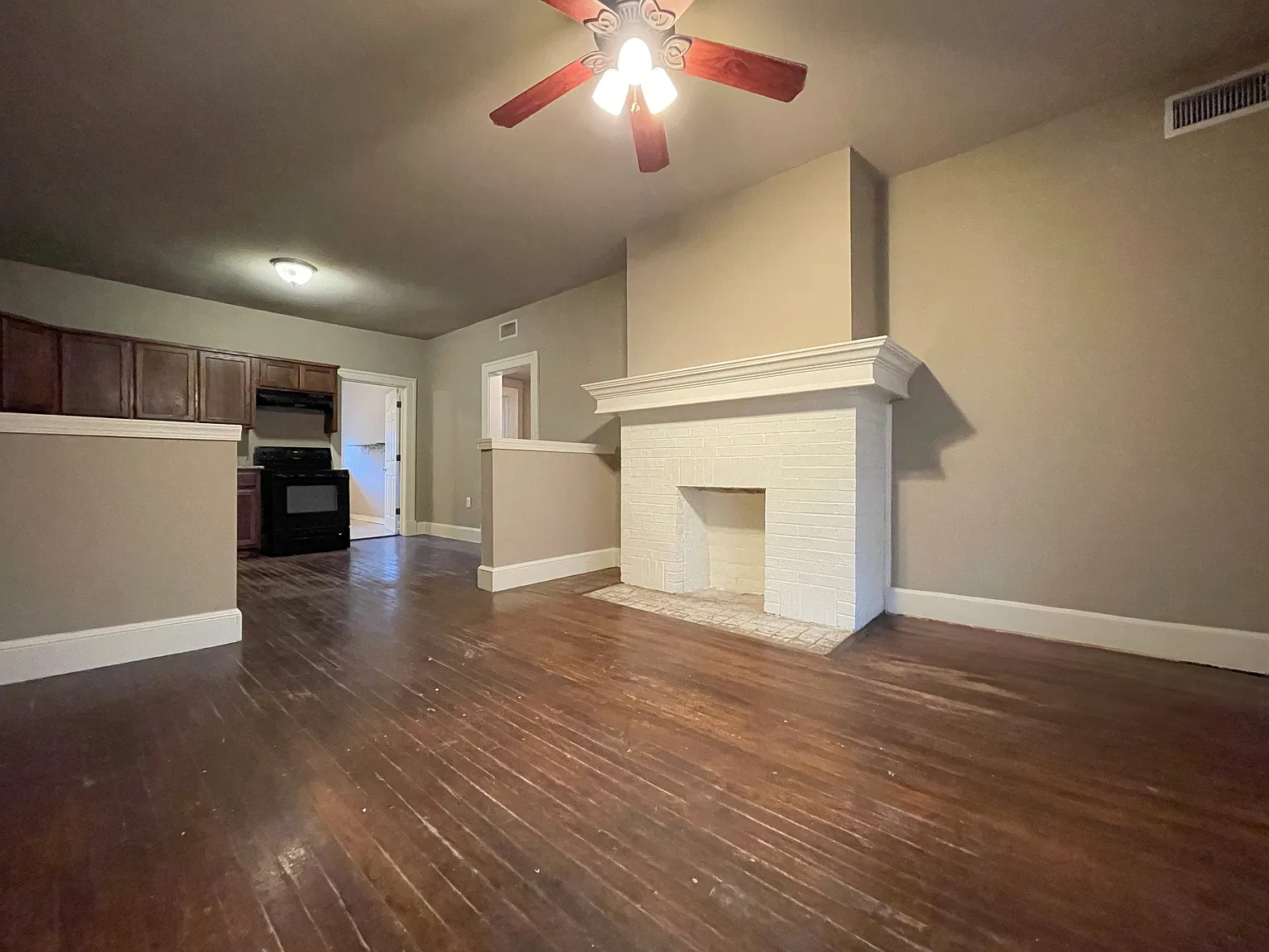 2 bed, 1080 sqft, $1,000 — Photo 2