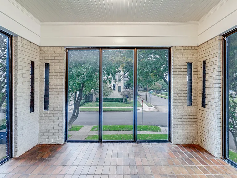 4503 Gilbert Ave — Photo 11