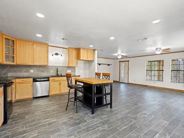 386 N Ranch Road 1623, Stonewall, TX 78671