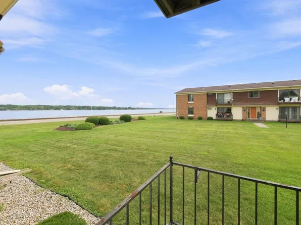 1900 River Rd, Marysville, MI 48040