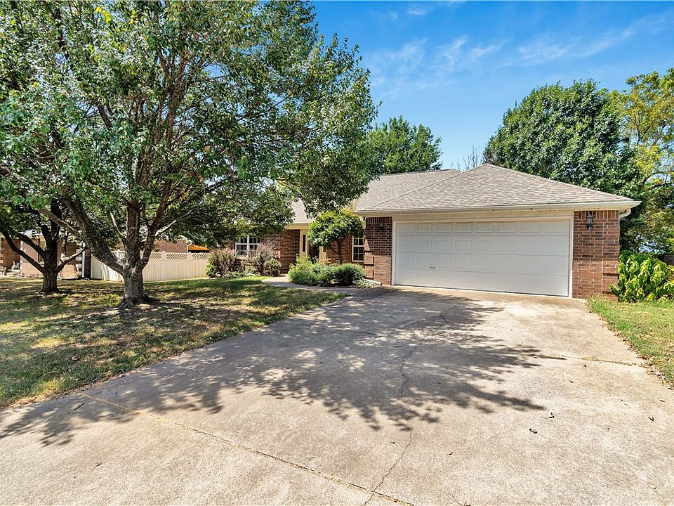 1st image of 340 Beca Ln