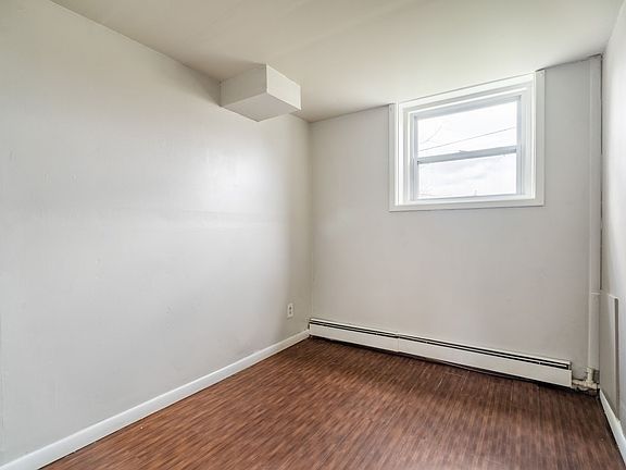 4th image of 60 Linda Dr APT 2