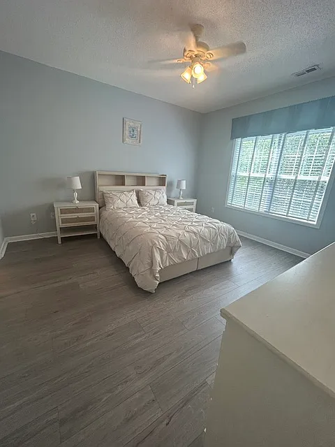 2 bed, 920 sqft, $1,600 — Photo 3