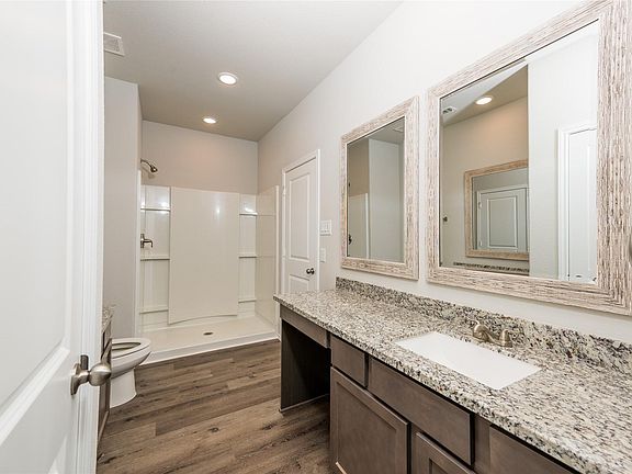 4th image of 801 Yazoo River Cir