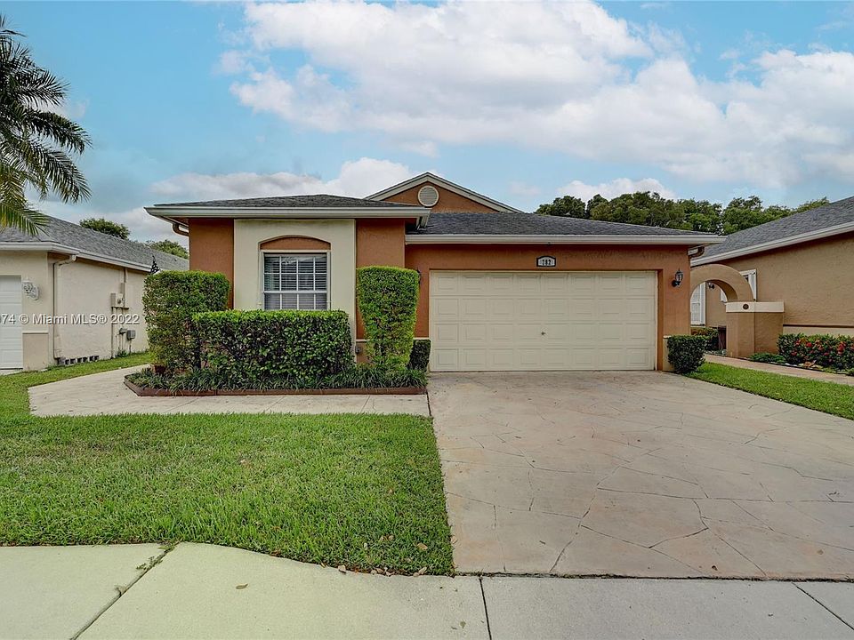 1st image of 282 E Riverbend Dr