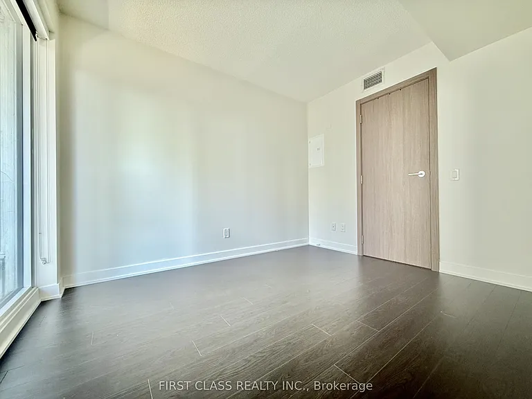 19 Bathurst St #902 — Photo 16
