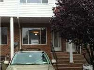 75 Cranford Ct, Staten Island, NY 10306