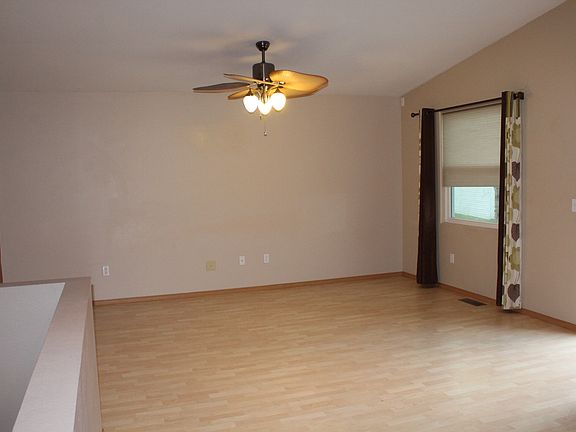4th image of 3390 Canyon Dr