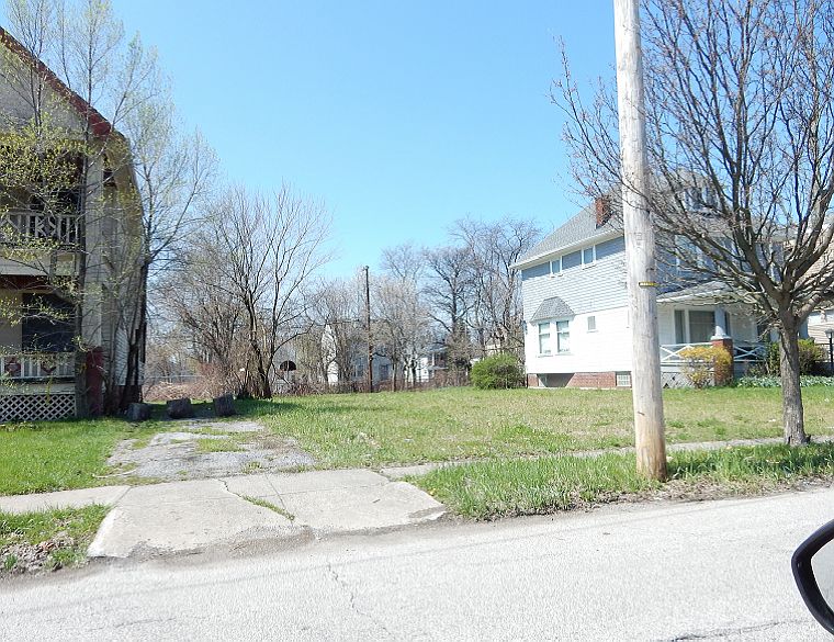 1st image of 3388 E 118th St