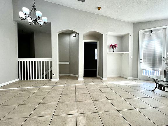 4th image of 2900 Carvelle Drive
