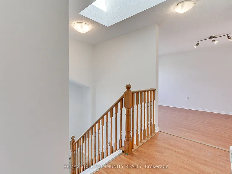 72 Ambler Bay #MAIN — Photo 4