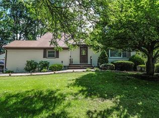 24 Jonathan Dr, Edison, NJ 08820