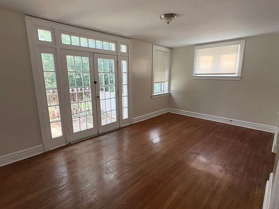 4th image of 3632 Phillips Pl #A