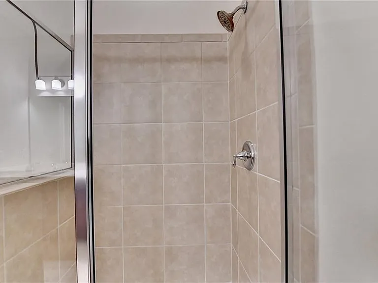 11619 Davenport Ln — Photo 42