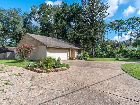 4th image of 2489 Sanibel Ct