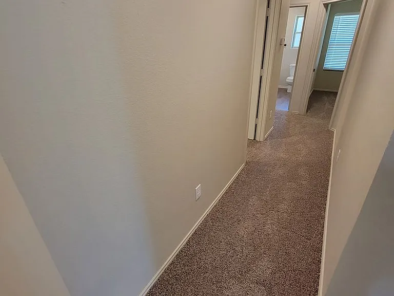 2136 Heritage Ln — Photo 8