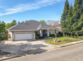 1071 Rollingview Dr, Redding, CA