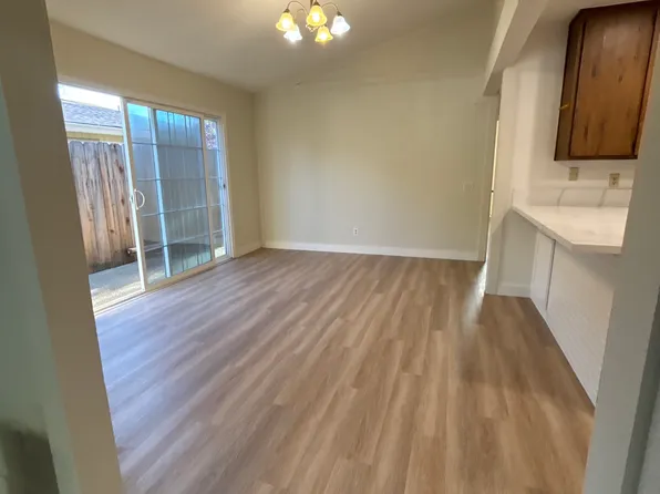 2404 Berrywood Dr, Rancho Cordova, CA 95670