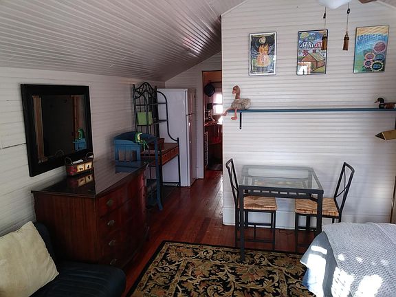 hall into kitchenette