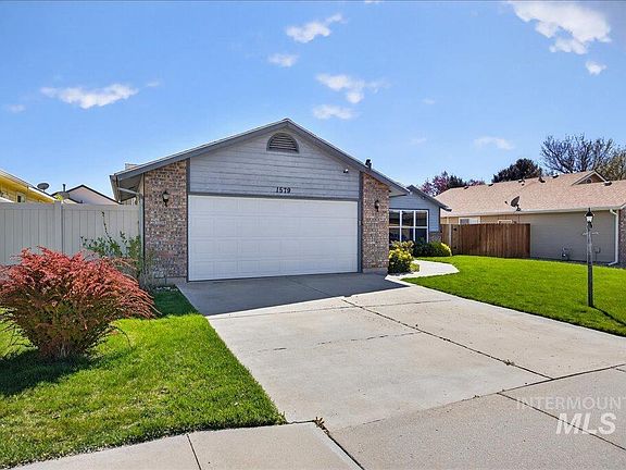3rd image of 1579 E Falconrim Ct