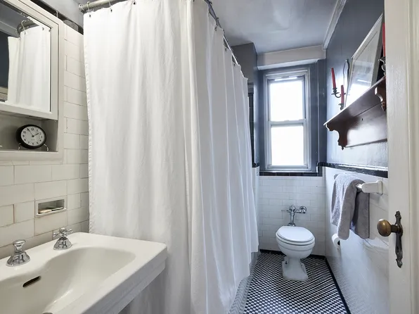 433 West 34th Street image 4 of 8