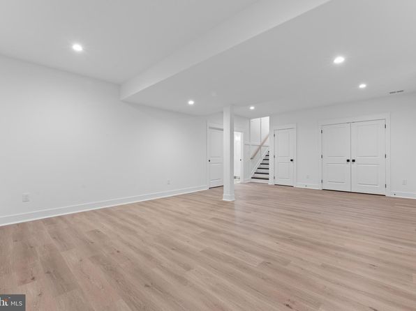 3 Dowlin Forge Rd, Downingtown, PA 19335