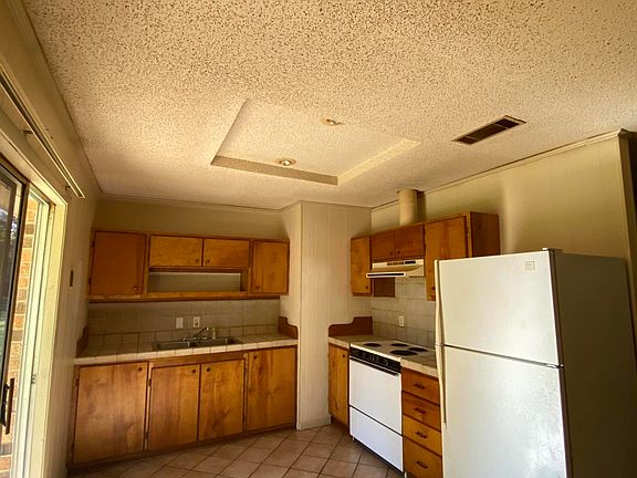 4th image of 1419 Camelia Dr