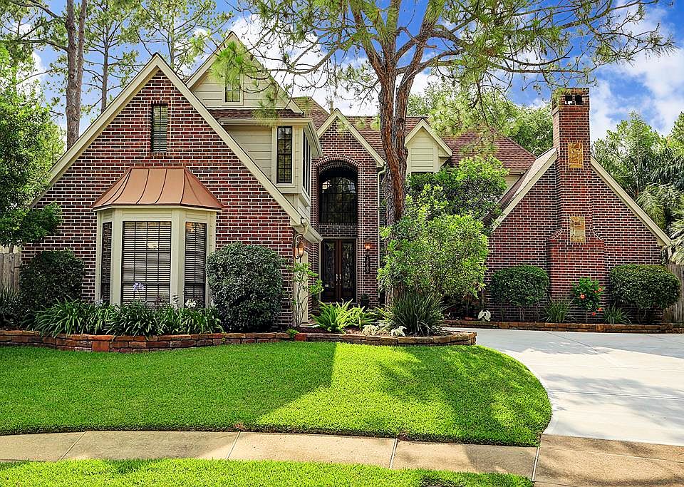 1st image of 15703 Pinewood Cove Dr