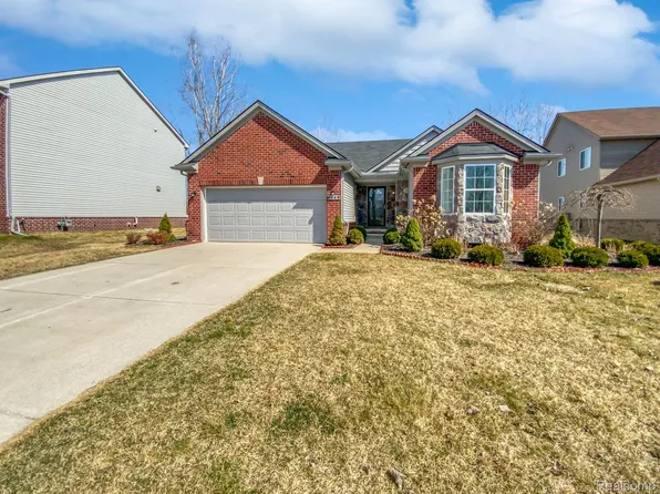 6049 Bay Hl, Romulus, MI 48174