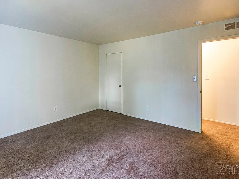 The Glens Apartments — Photo 27