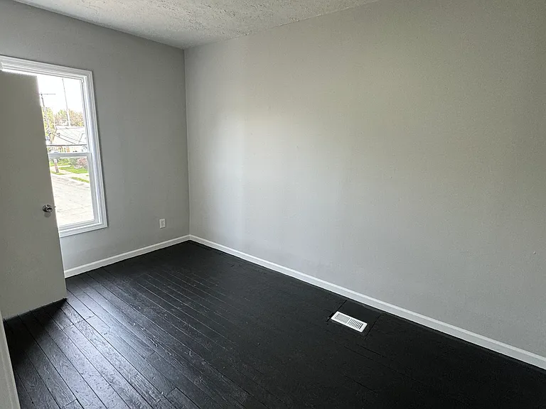 3860 E 72nd St #3 — Photo 17