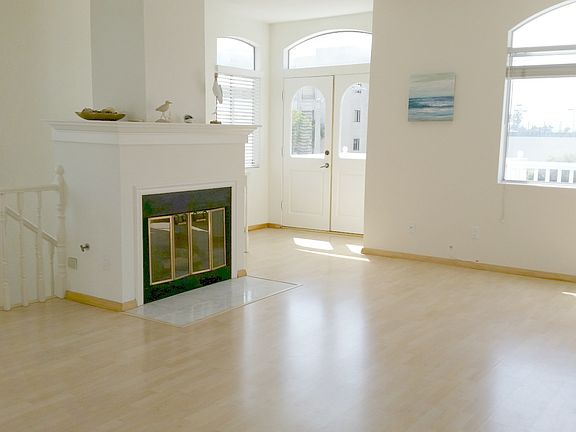 5th image of 320 N Catalina Ave APT 1