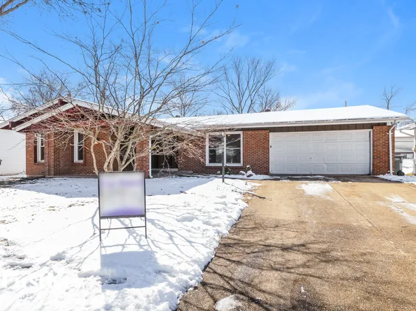 750 Carriage Ln, Hazelwood, MO 63042