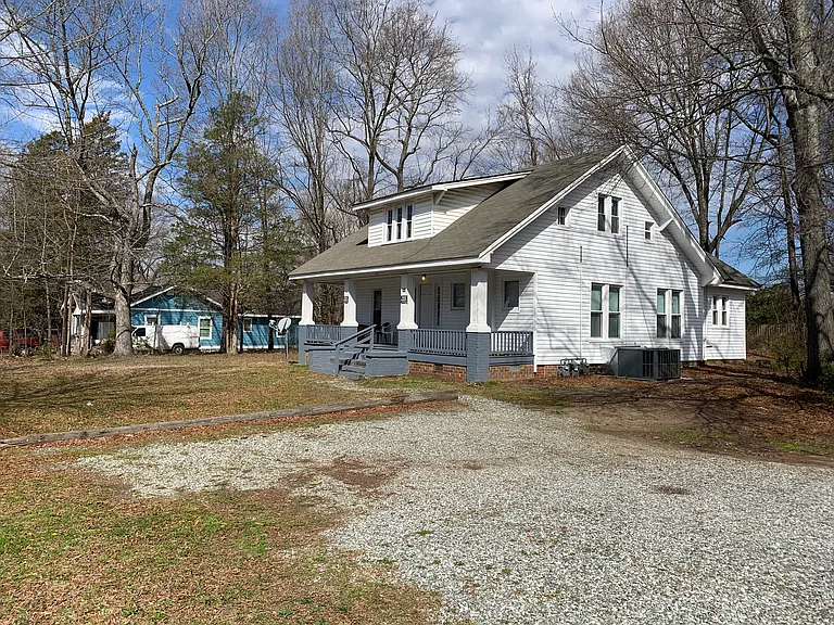 2615 E Bessemer Ave #B — Photo 8