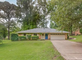 8722 Woodstock Dr, Haughton, LA 71037