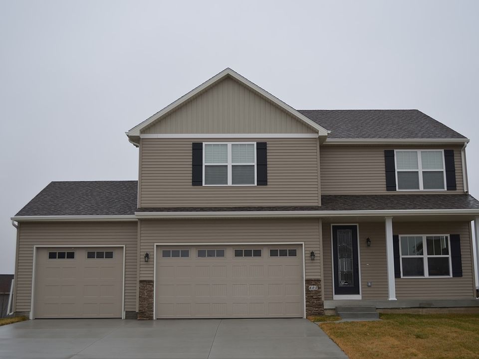 1st image of 604 NW Jackson Dr