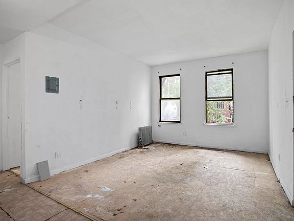 2nd image of 162 E 2nd St APT 1B