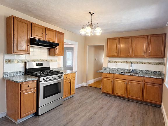 2nd image of 27-29 Wilson Ave #2
