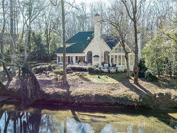 4th image of 325 Riverhall Ct