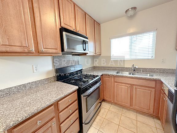 5th image of 4438 Ohio St #7