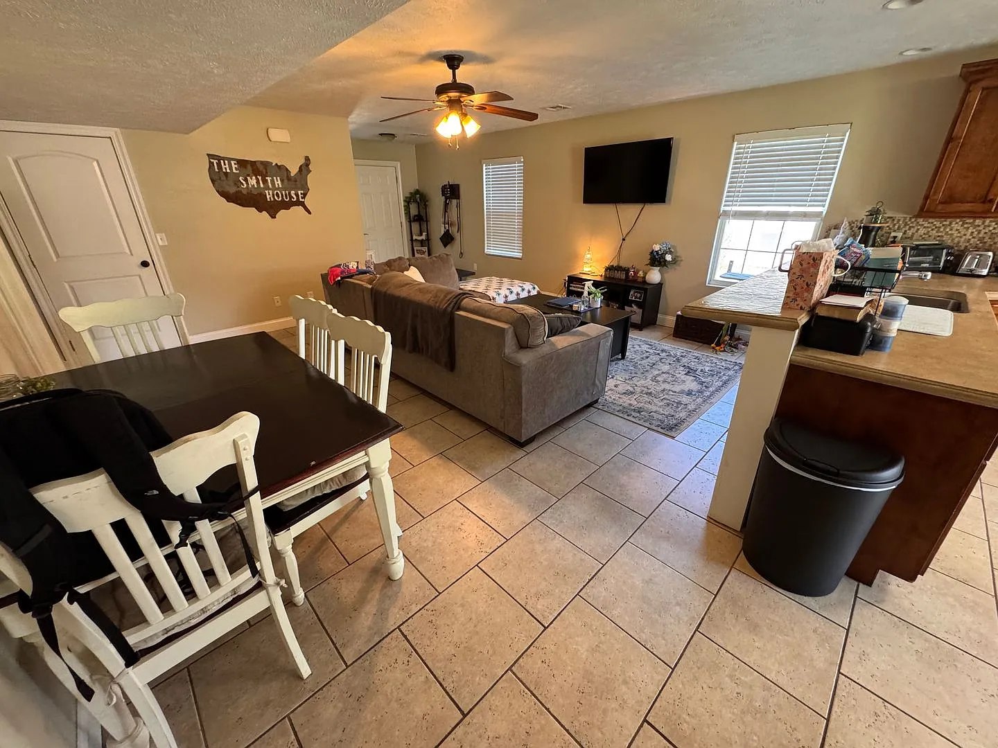 4 bed, 1794 sqft, $1,800 — Photo 3