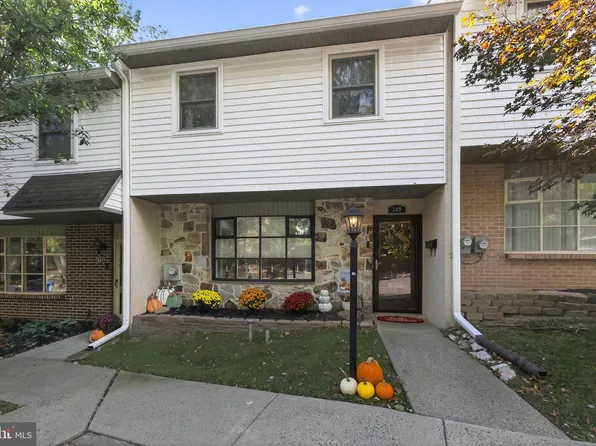 309 Woodside Cir, Dresher, PA 19025