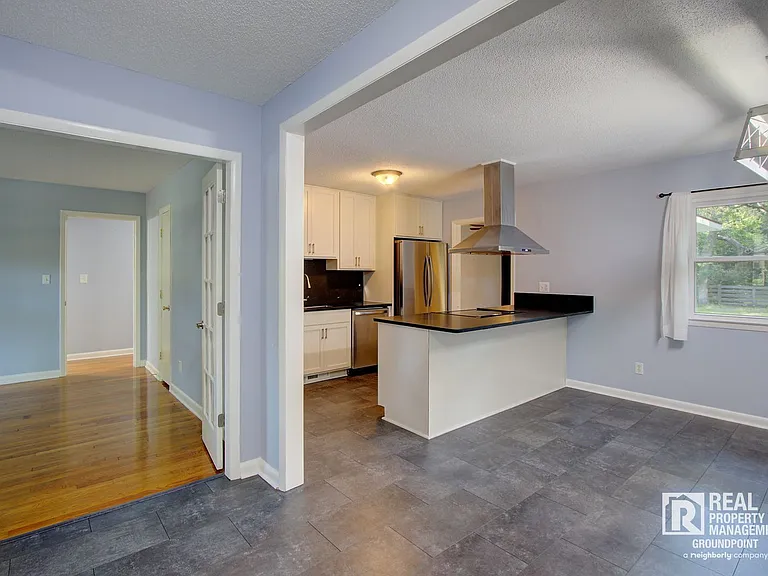 209 Chucker Dr — Photo 2