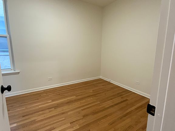 4th image of 2528 N California Ave Suite 2