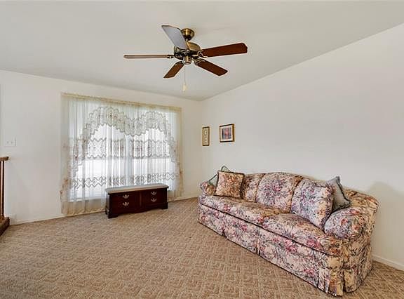 5th image of 916 Berrywood Dr
