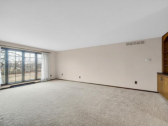 4th image of 6955 Briergate Ct