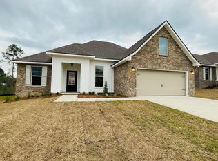 4601 Jayhawk Dr, Crestview, FL 32539