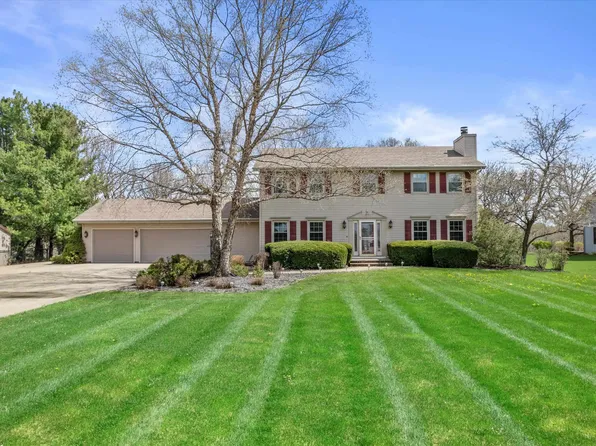6237 S Edgewater Dr, Beloit, WI 53511